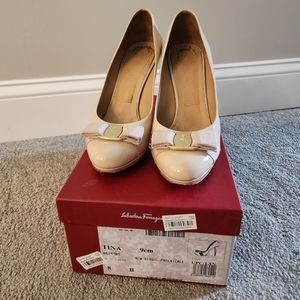 Salvatore Ferragamo Tina Beige Pumps